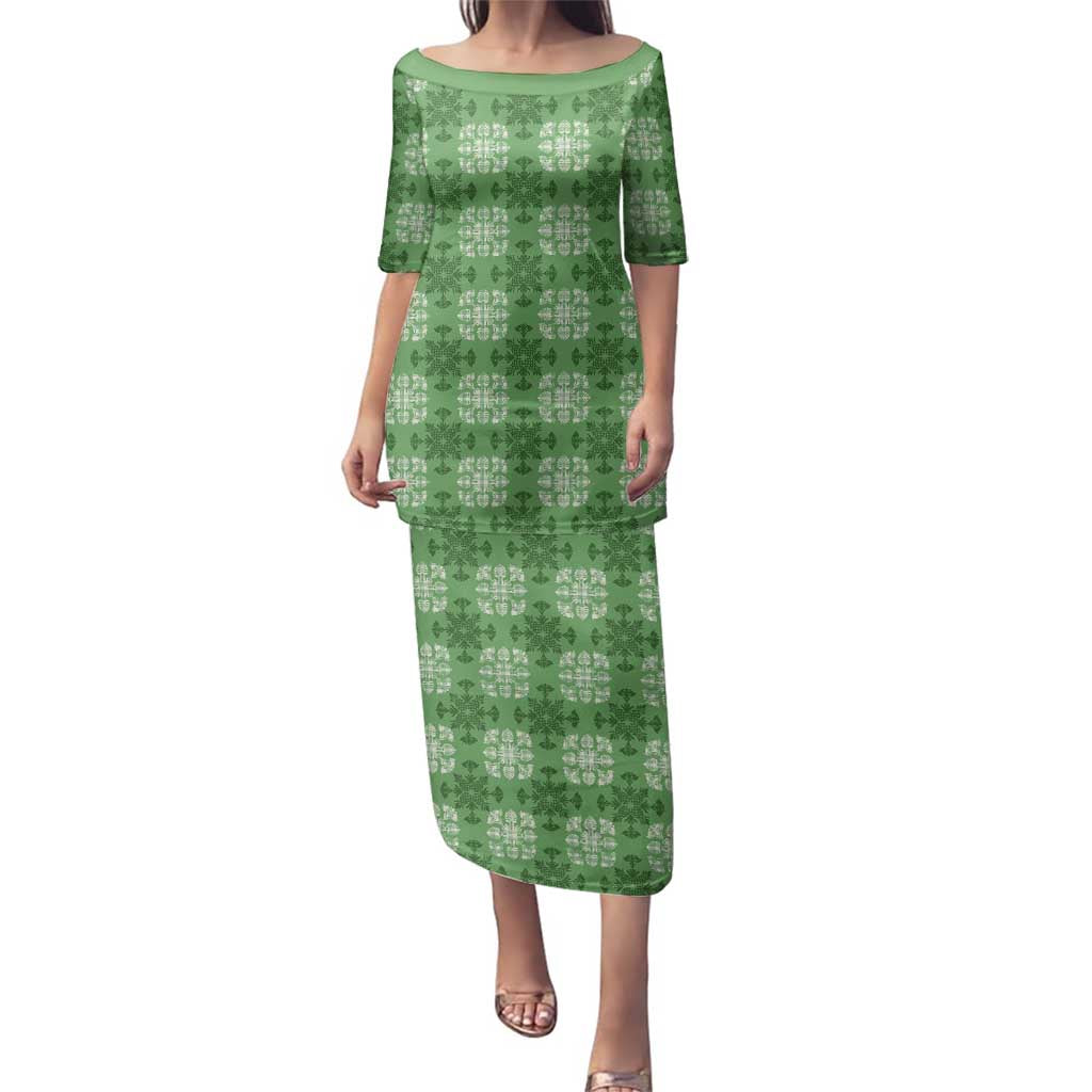 Green Hawaiian Quilt Family Matching Puletasi and Hawaiian Shirt Hawaii Pineapple Monstera Palaka Motifs LT14 Mom's Dress Green - Polynesian Pride