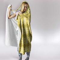 Yellow Hawaiian Quilt Hooded Blanket Hawaii Pineapple Monstera Palaka Motifs - Polynesian Pride