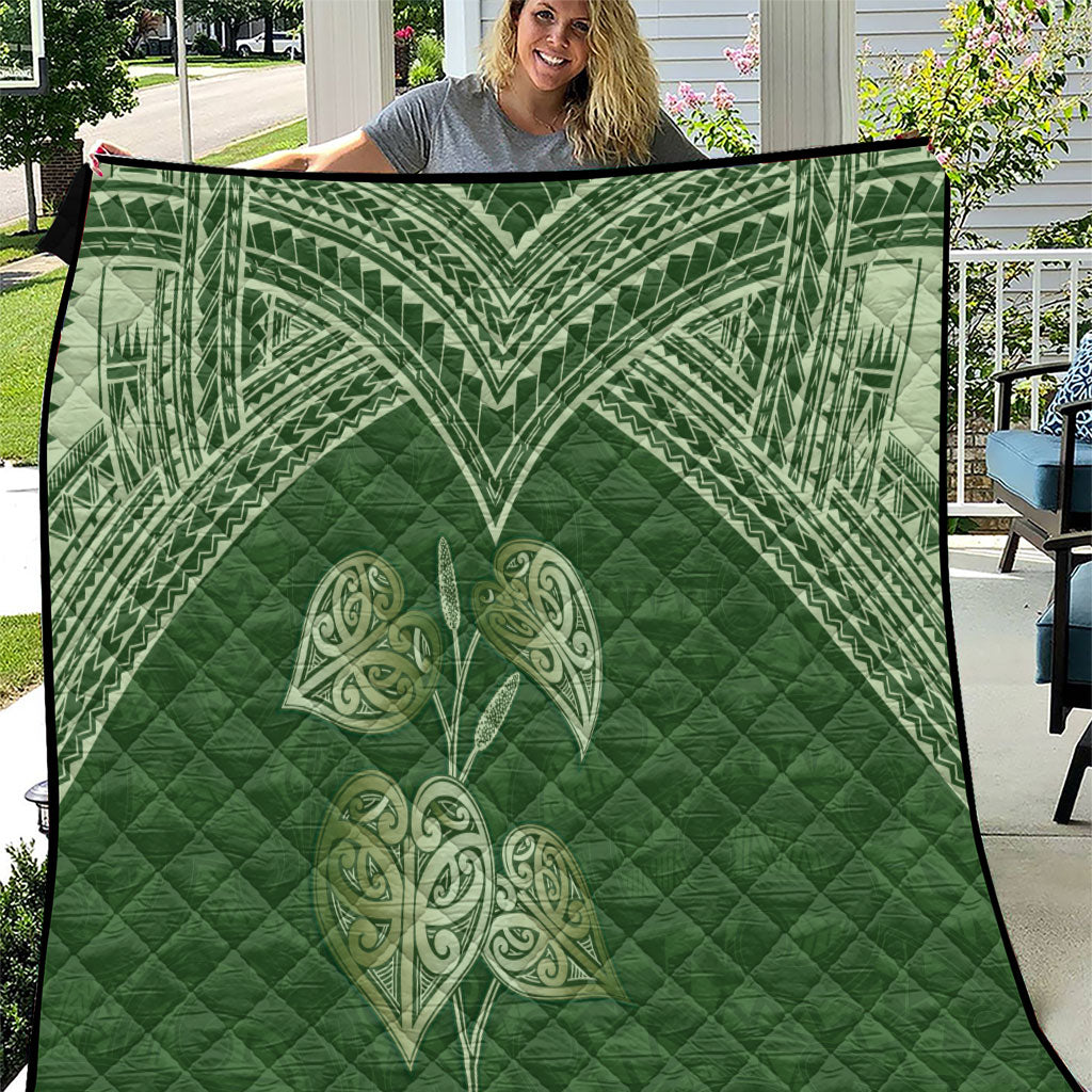 Green New Zealand Kawakawa Maori Ngaru Quilt