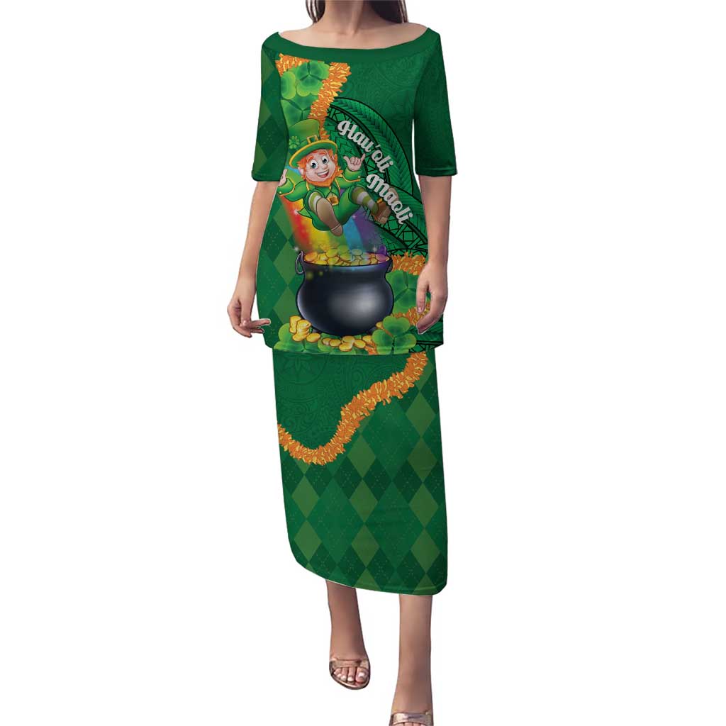 St Patrick's Day Hawaii Family Matching Puletasi and Hawaiian Shirt Hauoli Maoli Funny Shaka Leprechaun LT14 Mom's Dress Green - Polynesian Pride