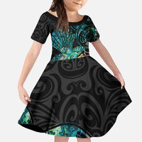New Zealand Fantail Bird Family Matching Short Sleeve Bodycon Dress and Hawaiian Shirt Maori Piwakawaka Kowhai - Paua Shell Pattern LT14 Daughter's Dress Green - Polynesian Pride