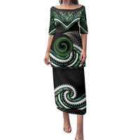 Koru Pounamu Aotearoa Family Matching Puletasi and Hawaiian Shirt Maori Paua Shell Mix Silver Fern LT14 Mom's Dress Black - Polynesian Pride