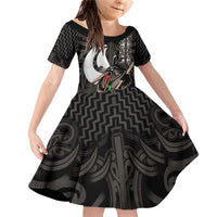 Aotearoa Hei Matau Family Matching Off Shoulder Short Dress and Hawaiian Shirt Haka Kiwi Mix Maori Mangopare LT14 Daughter's Dress Black - Polynesian Pride