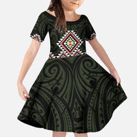 Kia Ora Aotearoa Family Matching Off The Shoulder Long Sleeve Dress and Hawaiian Shirt 2025 Pasifika Maori Taniko Motifs LT14 Daughter's Dress Black - Polynesian Pride