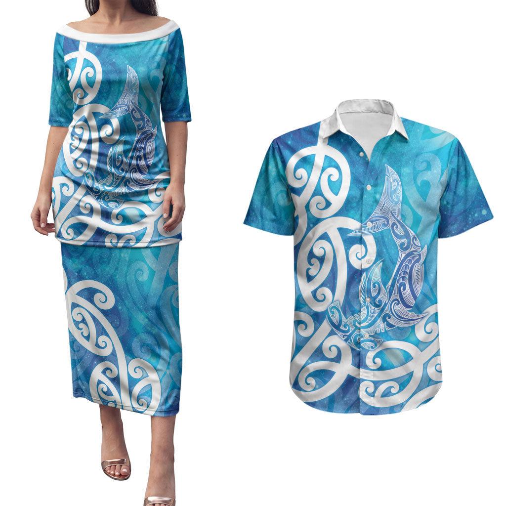 Hammerhead Shark Tattoo New Zealand Couples Matching Puletasi and Hawaiian Shirt Maori Galaxy Mangopare Pattern LT14 Turquoise - Polynesian Pride