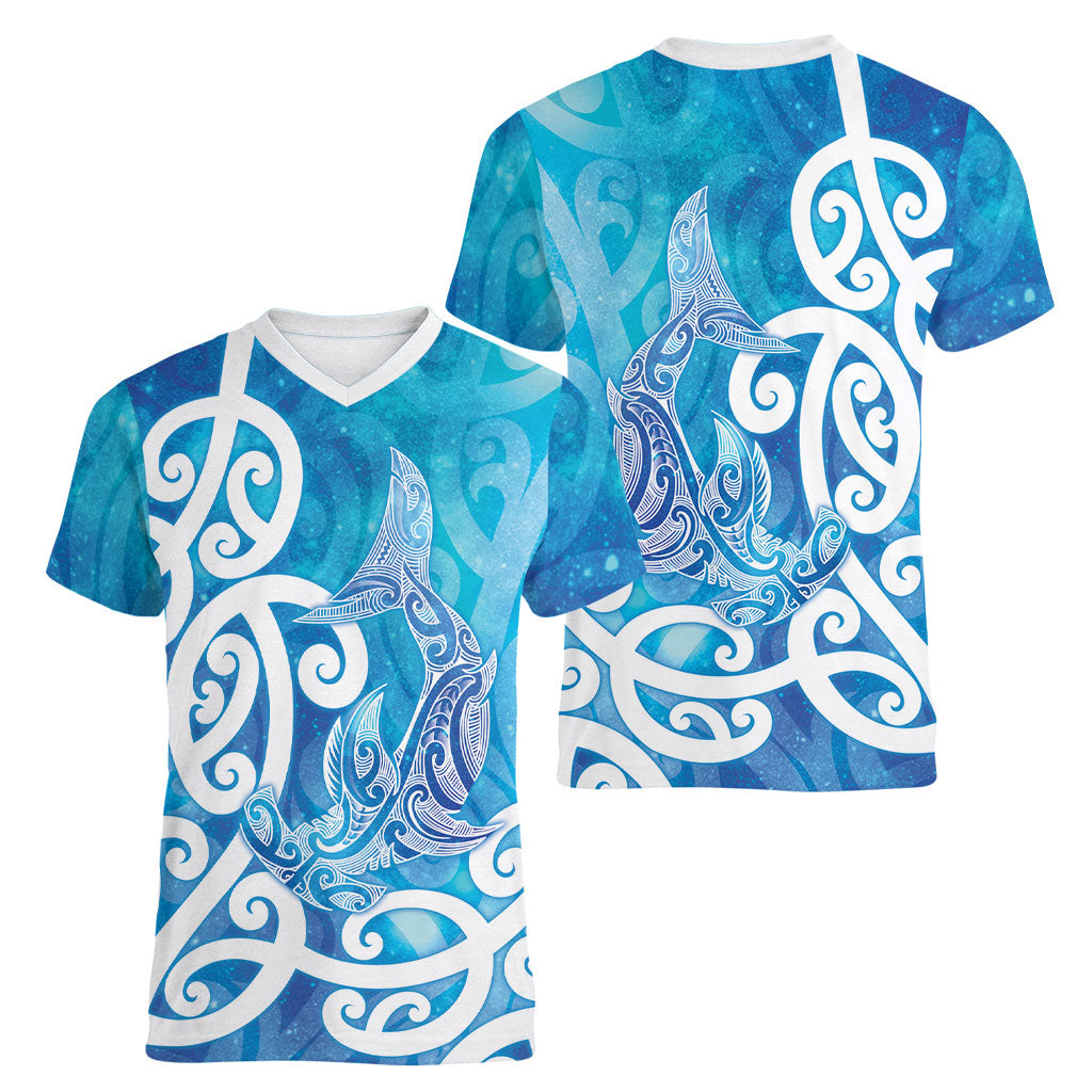 Hammerhead Shark Tattoo New Zealand Women V-Neck T-Shirt Maori Galaxy Mangopare Pattern LT14 - Polynesian Pride