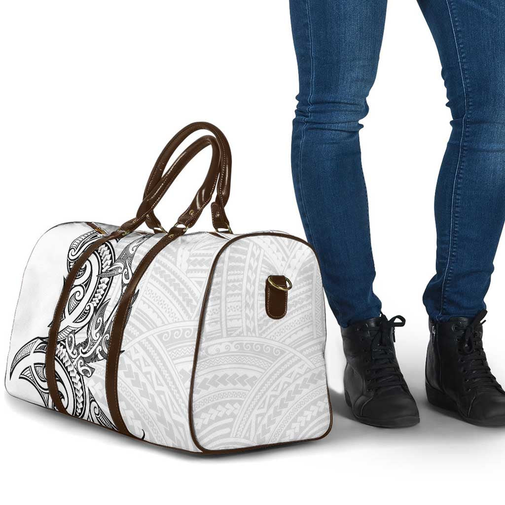 New Zealand Hammerhead Shark Travel Bag Maori Haehae Mangopare White - Polynesian Pride