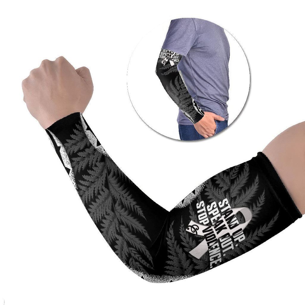 White Ribbon Day New Zealand Arm Sleeves Respect Women Maori Pattern Black LT14 Set of 2 Black - Polynesian Pride