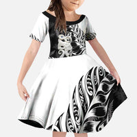 Aotearoa Manaia NZ Maori Silver Fern Family Matching Off Shoulder Maxi Dress and Hawaiian Shirt LT14 Daughter's Dress Black - Polynesian Pride