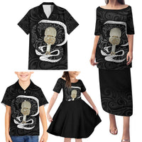 Black New Zealand Eel Family Matching Puletasi and Hawaiian Shirt Aotearoa Maori Tuna With Kotiate Weapon LT14 - Polynesian Pride