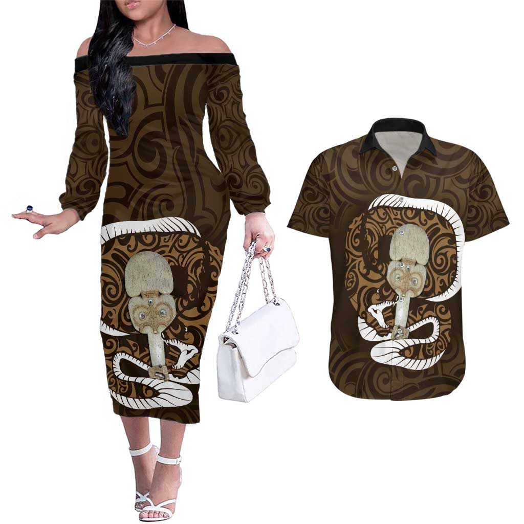 Gold New Zealand Eel Couples Matching Off The Shoulder Long Sleeve Dress and Hawaiian Shirt Aotearoa Maori Tuna With Kotiate Weapon LT14 Gold - Polynesian Pride