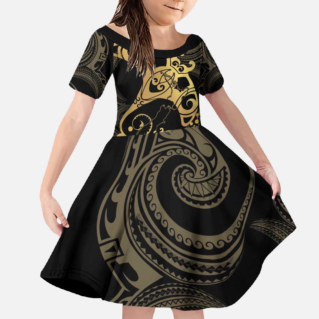 Black And Gold Aotearoa Whai Family Matching Short Sleeve Bodycon Dress and Hawaiian Shirt NZ Stingrays Maori Curves Style LT14 Daughter's Dress Gold - Polynesian Pride