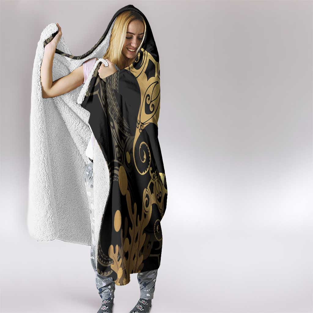 Black And Gold Aotearoa Whai Hooded Blanket NZ Stingrays Maori Curves Style