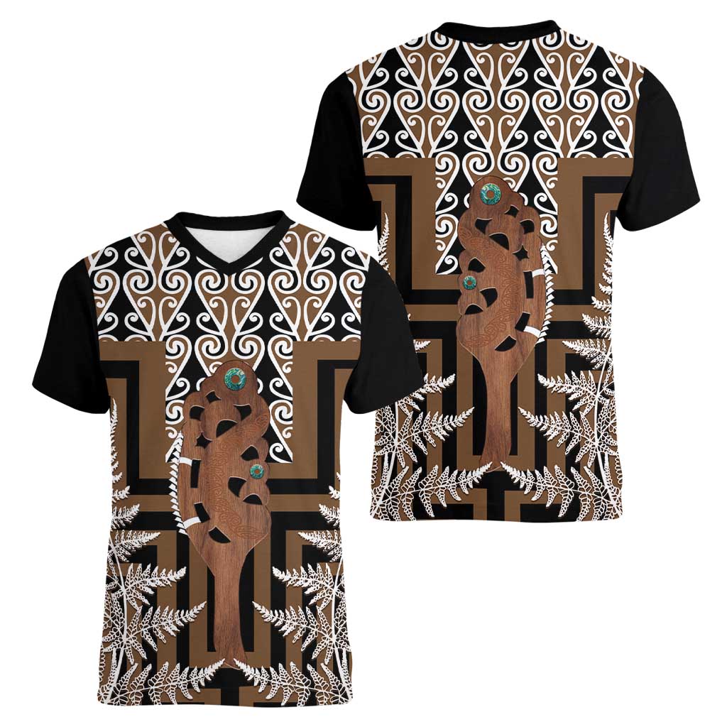 New Zealand Women V-Neck T-Shirt Maori Maripi Knife With Poutama Art