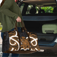 Karaka Aotearoa Atua Tumatauenga Personalised Travel Bag Maori God Of War Tiki With Taiaha LT14 - Polynesian Pride