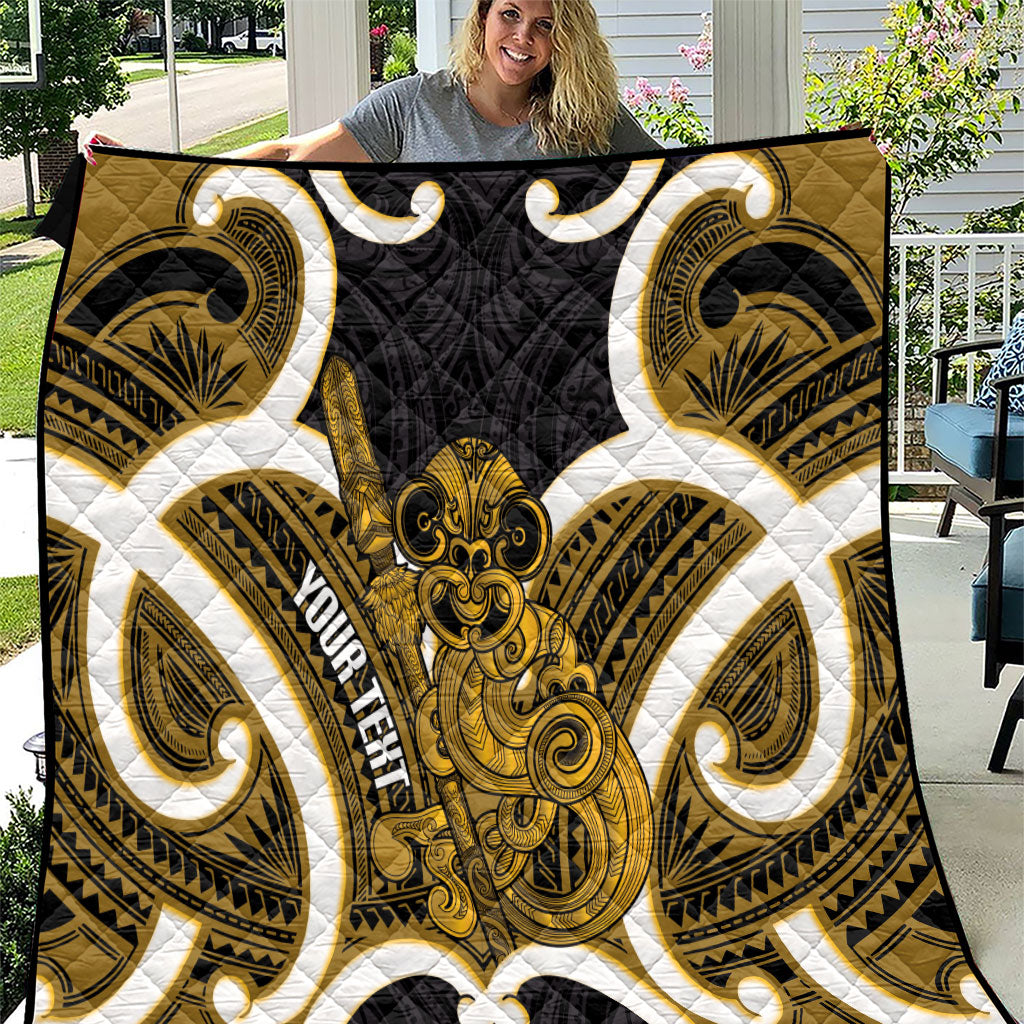 Kowhai Aotearoa Atua Tumatauenga Personalised Quilt Maori God Of War Tiki With Taiaha LT14 Yellow - Polynesian Pride