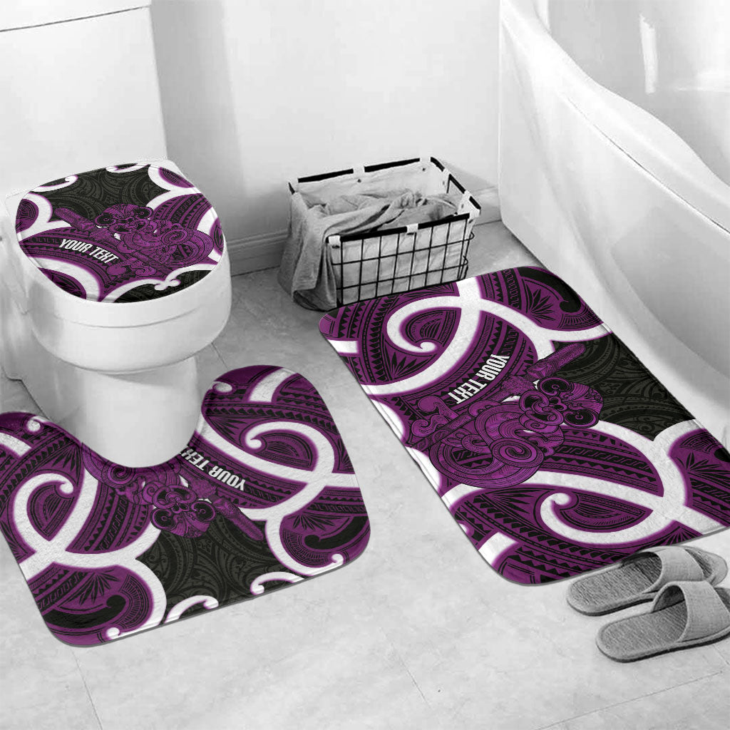 Waiporoporo Aotearoa Atua Tumatauenga Personalised Bathroom Set Maori God Of War Tiki With Taiaha LT14 Mat Set Only (3 pcs) One Size Purple - Polynesian Pride