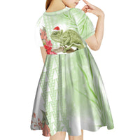 Pastel Green Hawaii Chameleon Christmas Kid Short Sleeve Dress Mele Kalikimaka Kakau - Watercolor