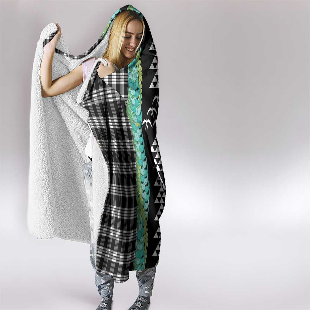 Black Palaka Hawaii Iwa Bird Hooded Blanket Hawaiian Kakau Jade Vine Lei - Polynesian Pride