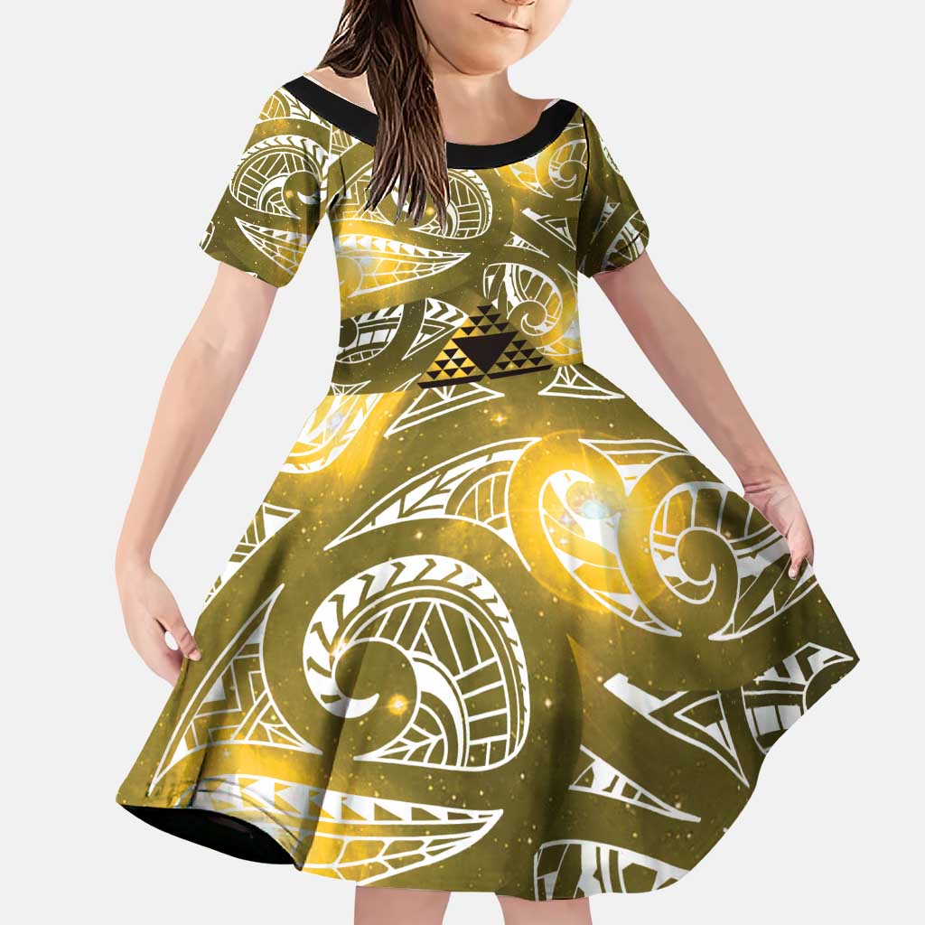 Matariki New Zealand Family Matching Puletasi and Hawaiian Shirt NZ Niho Taniwha Maori New Year Yellow Galaxy LT14 Daughter's Dress Yellow - Polynesian Pride
