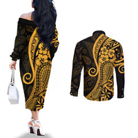Gold Polynesia Paisley Couples Matching Off The Shoulder Long Sleeve Dress and Long Sleeve Button Shirt Polynesian With Tropical Flowers LT14 - Polynesian Pride