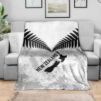 Custom New Zealand Silver Fern Football Blanket Go Aotearoa Grunge White - Polynesian Pride