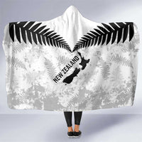 Custom New Zealand Silver Fern Football Hooded Blanket Go Aotearoa Grunge White - Polynesian Pride