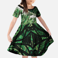 Green Traditional Cloak Aotearoa Family Matching Off The Shoulder Long Sleeve Dress and Hawaiian Shirt Maori Paua Shell Korowai Pattern LT14 Daughter's Dress Green - Polynesian Pride