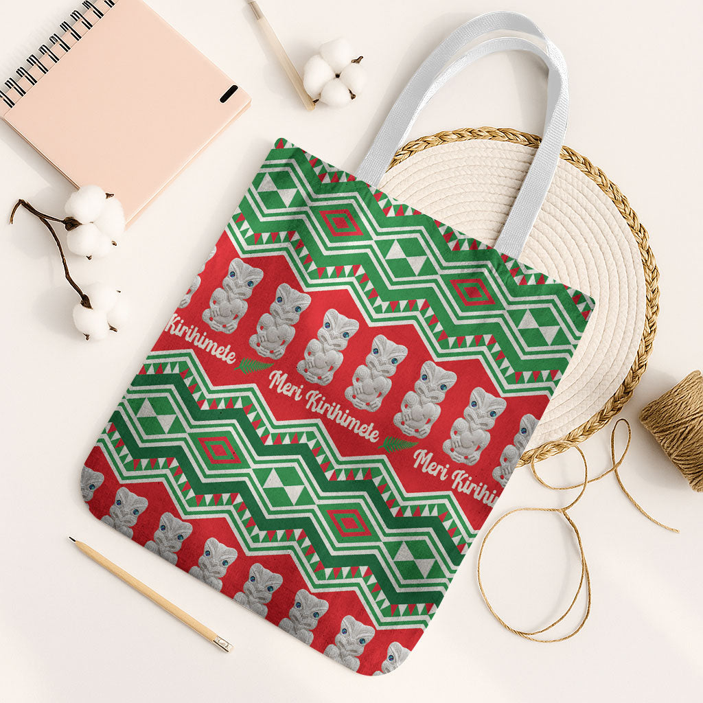 New Zealand Christmas In July Tote Bag Meri Kirihimete Hei Tiki Taniko Motifs Seamless LT14 White Strap One Size Red - Polynesian Pride