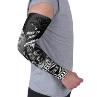 Hawaii Surfing Personalized Arm Sleeves Born To Surf Tiki Hawaiian Pattern LT14 - Polynesian Pride