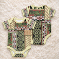 Beige Aotearoa Kowhaiwhai Pattern Baby Onesie NZ Maori Quilt Style LT14 - Polynesian Pride