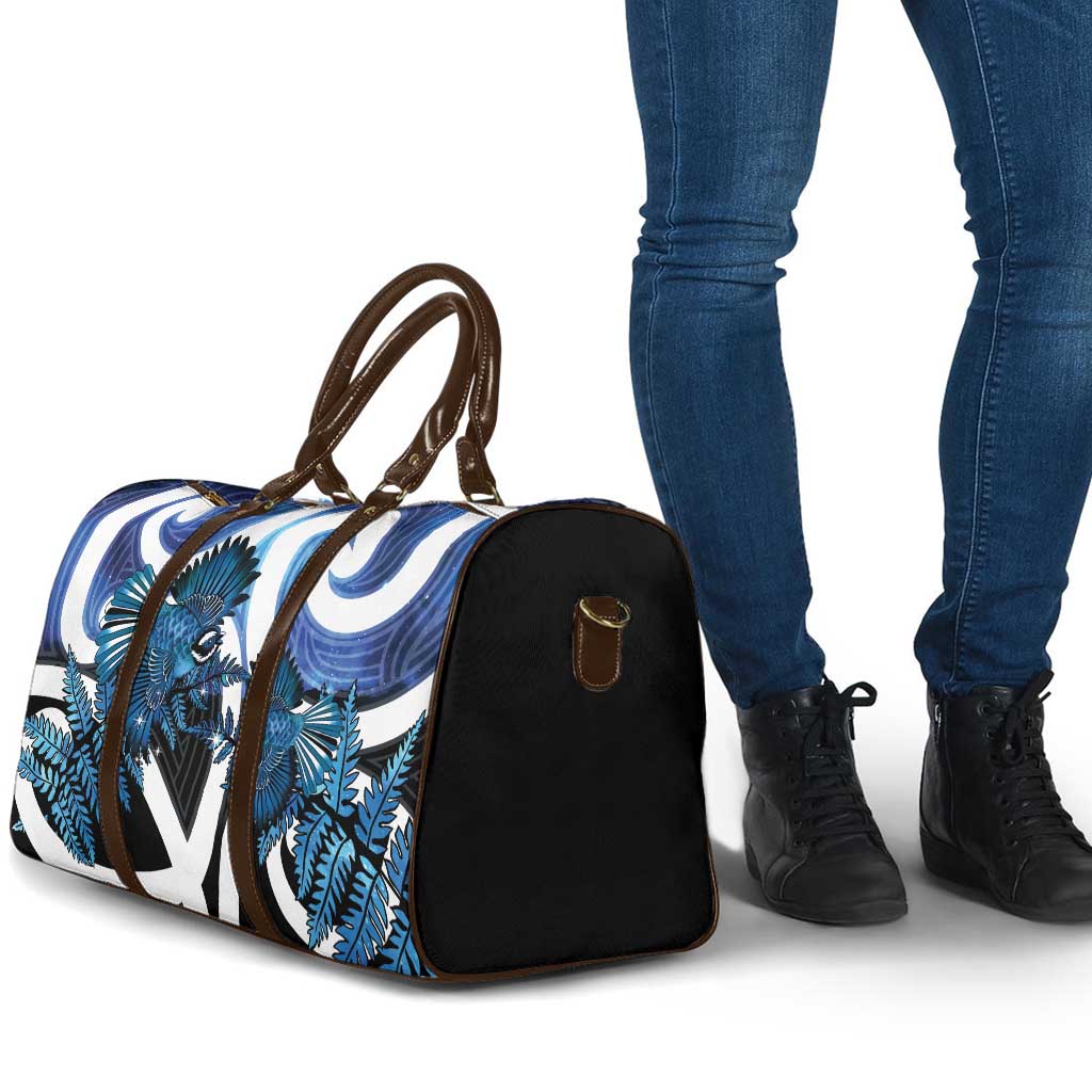 Piwakawaka New Zealand Matariki Travel Bag Maori New Year Silver Fern Blue Galaxy LT14 - Polynesian Pride