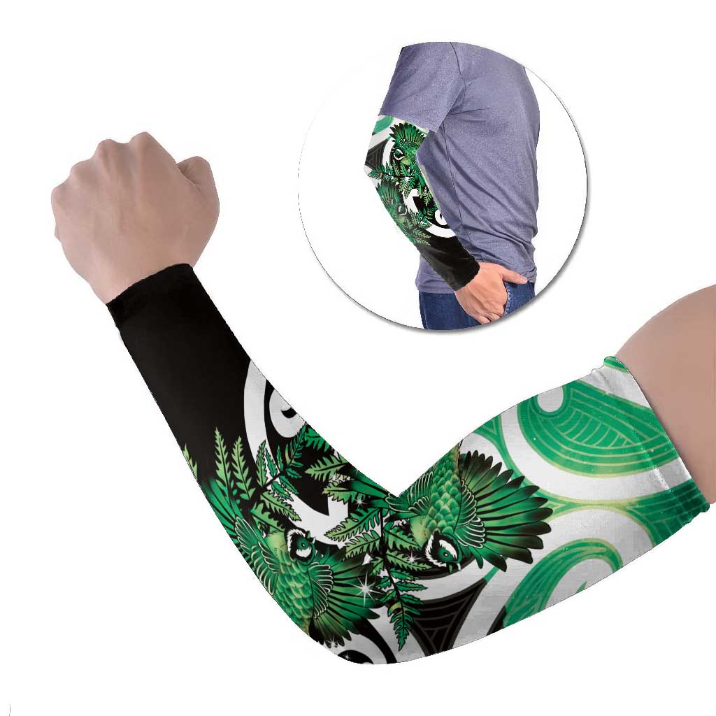 Piwakawaka New Zealand Matariki Arm Sleeves Maori New Year Silver Fern Green Galaxy