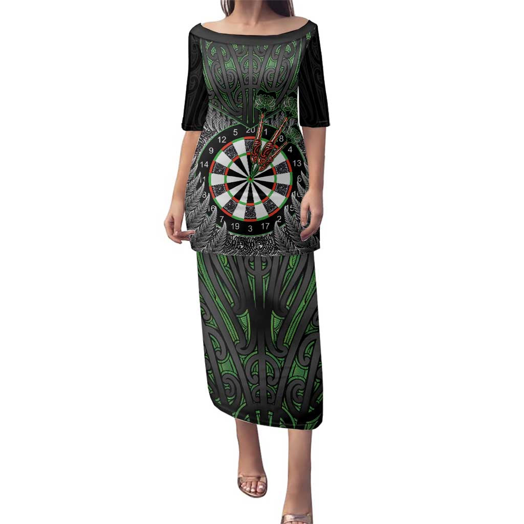 Personalised New Zealand Darts Family Matching Puletasi and Hawaiian Shirt Dartboard Maori Fern Puhoro Art LT14 Mom's Dress Black - Polynesian Pride