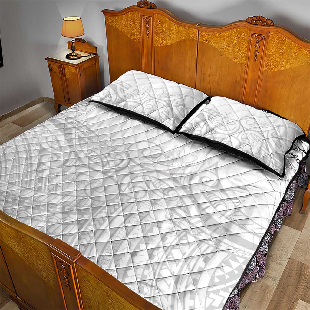 Polynesia White Sunday Quilt Bed Set Plumeria Polynesian Tribal Grey Color - Polynesian Pride