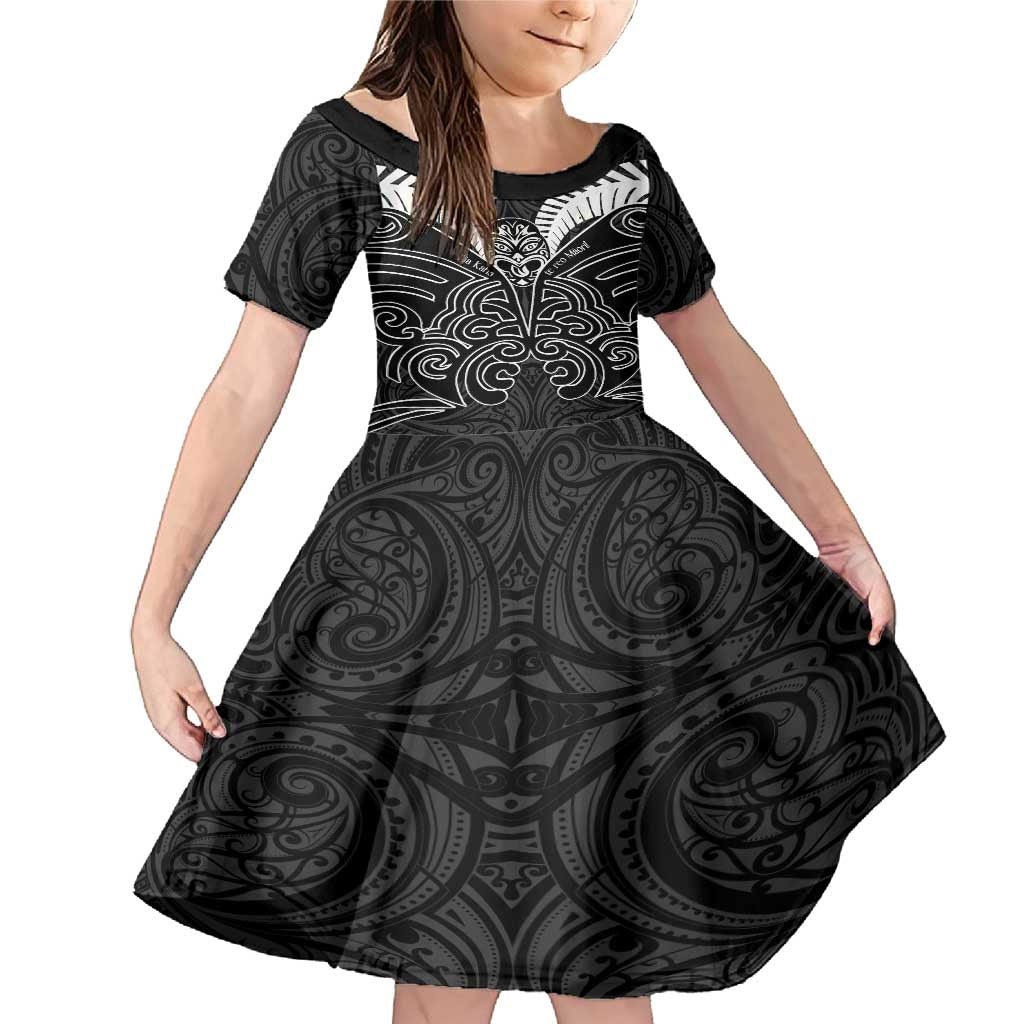 Kia Kaha Te Reo Maori Family Matching Mermaid Dress and Hawaiian Shirt Aotearoa Hei Tiki With Hongi LT14 Daughter's Dress Black - Polynesian Pride