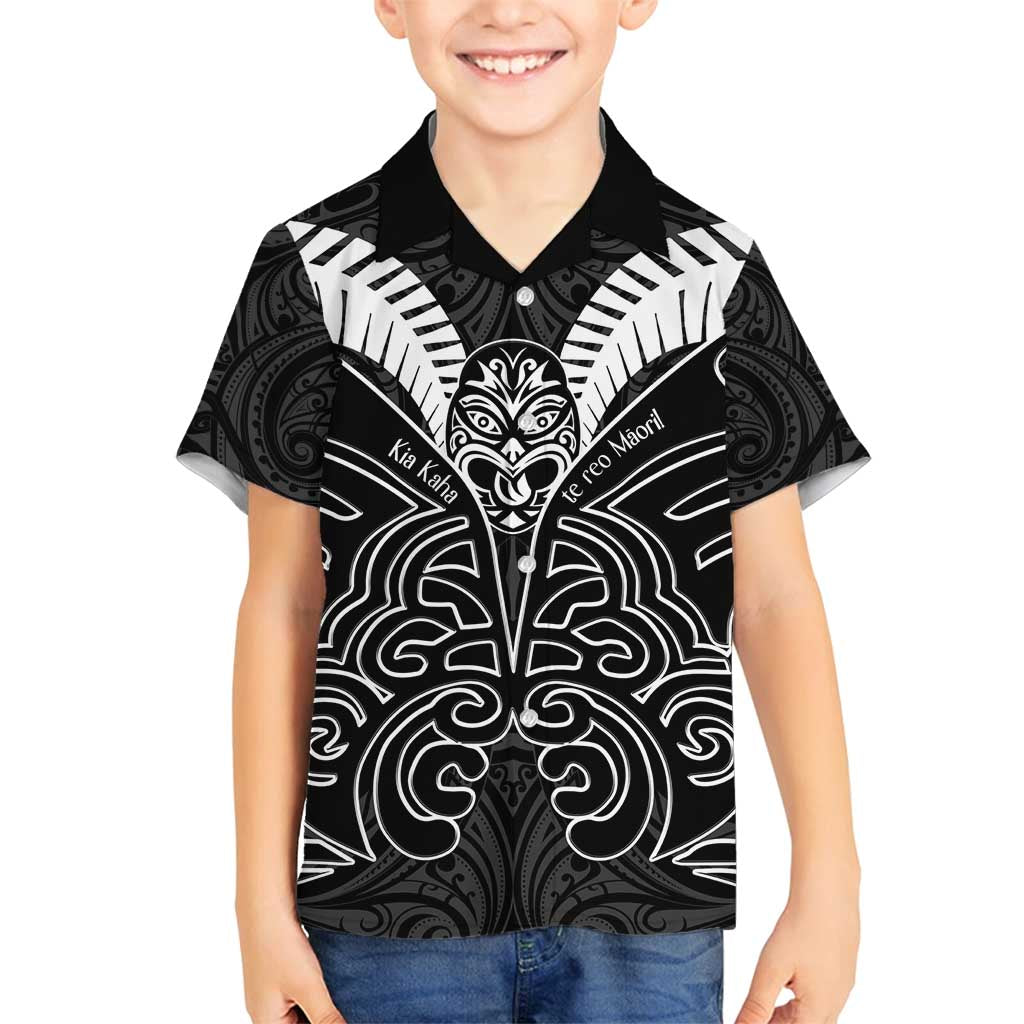 Kia Kaha Te Reo Maori Family Matching Off Shoulder Maxi Dress and Hawaiian Shirt Aotearoa Hei Tiki With Hongi LT14 Son's Shirt Black - Polynesian Pride