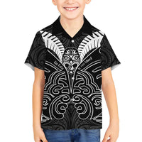 Kia Kaha Te Reo Maori Family Matching Summer Maxi Dress and Hawaiian Shirt Aotearoa Hei Tiki With Hongi LT14 Son's Shirt Black - Polynesian Pride