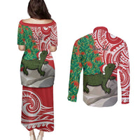 Personalised New Zealand Tuatara Christmas Couples Matching Puletasi and Long Sleeve Button Shirt Meri Kirihimete Aotearoa Maori Mix Pohutukawa LT14 - Polynesian Pride