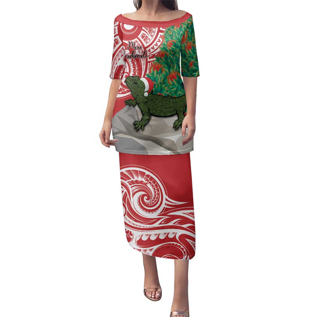 Personalised New Zealand Tuatara Christmas Family Matching Puletasi and Hawaiian Shirt Meri Kirihimete Aotearoa Maori Mix Pohutukawa LT14 Mom's Dress Red - Polynesian Pride