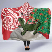 Personalised New Zealand Tuatara Christmas Hooded Blanket Meri Kirihimete Aotearoa Maori Mix Pohutukawa LT14 One Size Red - Polynesian Pride