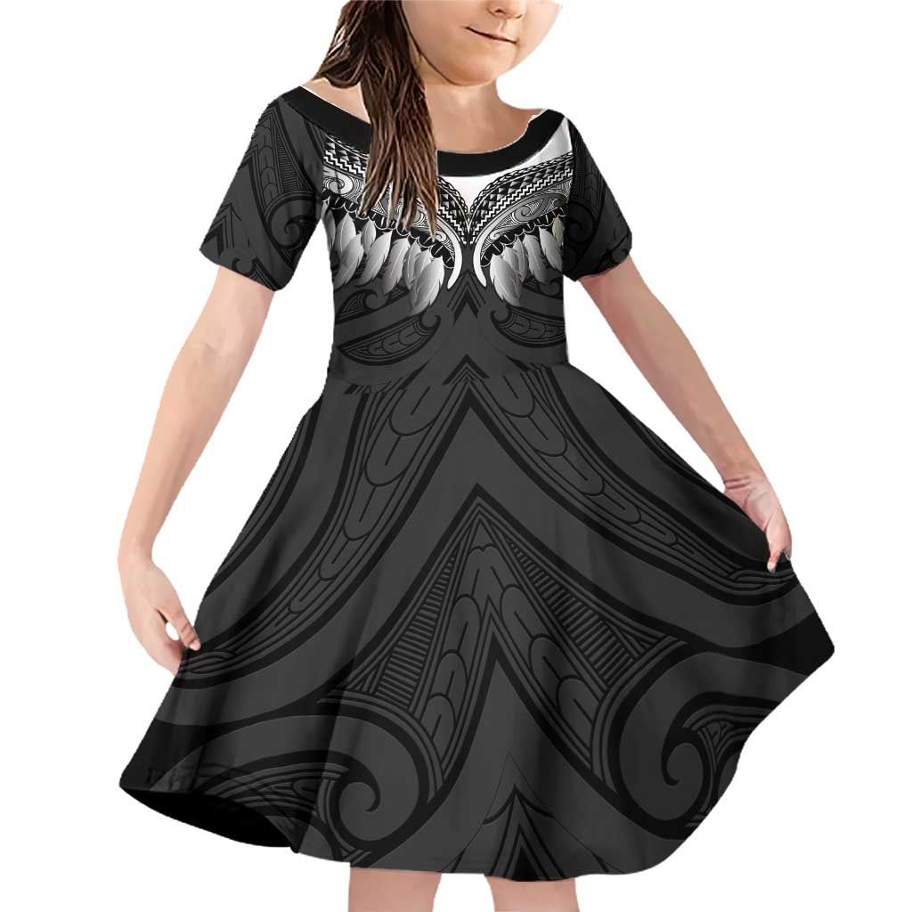 Poutama Korowai New Zealand Family Matching Off Shoulder Short Dress and Hawaiian Shirt Aotearoa Maori Tattoo LT14 Daughter's Dress Black - Polynesian Pride