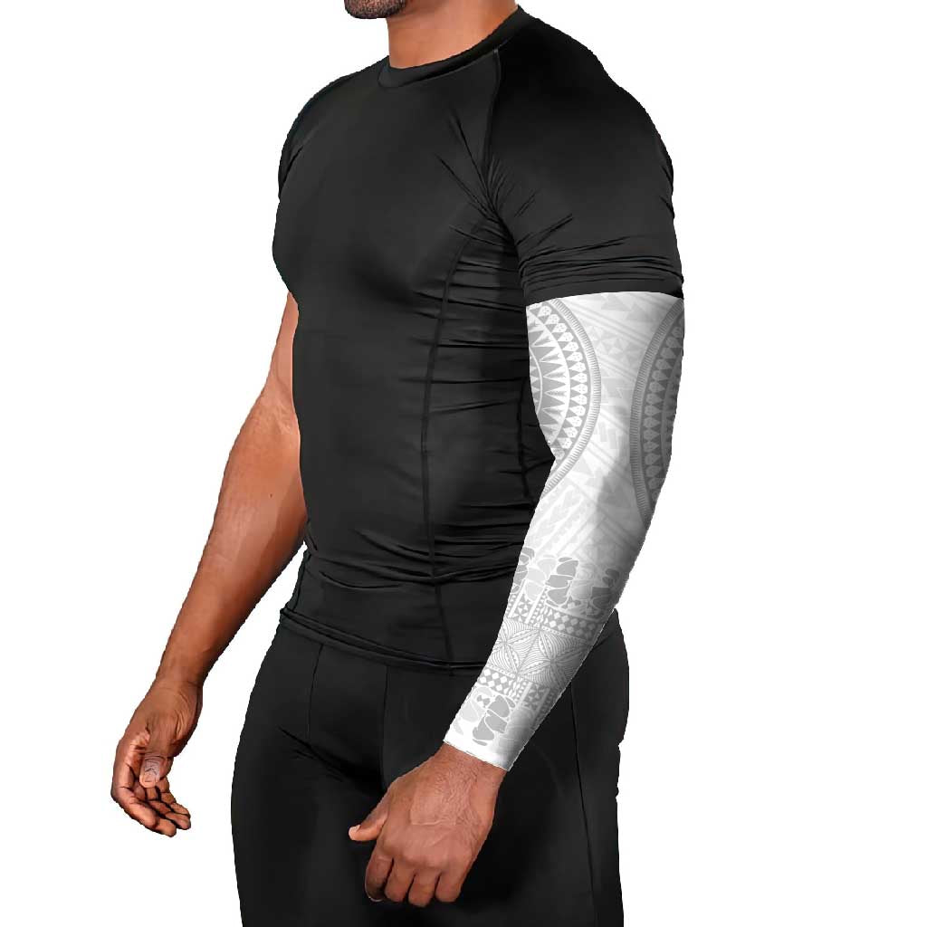 Niue White Sunday Arm Sleeves Tapu Fanau Ia Puakenikeni Hiapo Pattern - Polynesian Pride