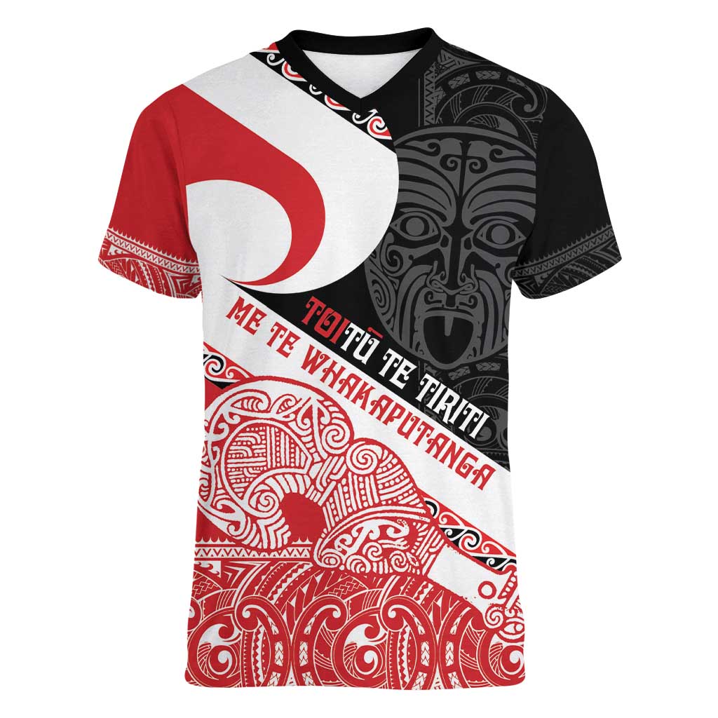 Toitu Te Tiriti Me Te Whakaputanga Women V-Neck T-Shirt Maori Wahaika With Haka Face