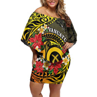 Vanuatu Christmas Family Matching Off Shoulder Short Dress and Hawaiian Shirt Vanuatuan Pig Tusk - Meri Krismas! LT14 Mom's Dress Black - Polynesian Pride