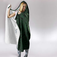 New Zealand Skull Darts Hooded Blanket Aotearoa Maori Chest Tattoo Stylized Green - Polynesian Pride