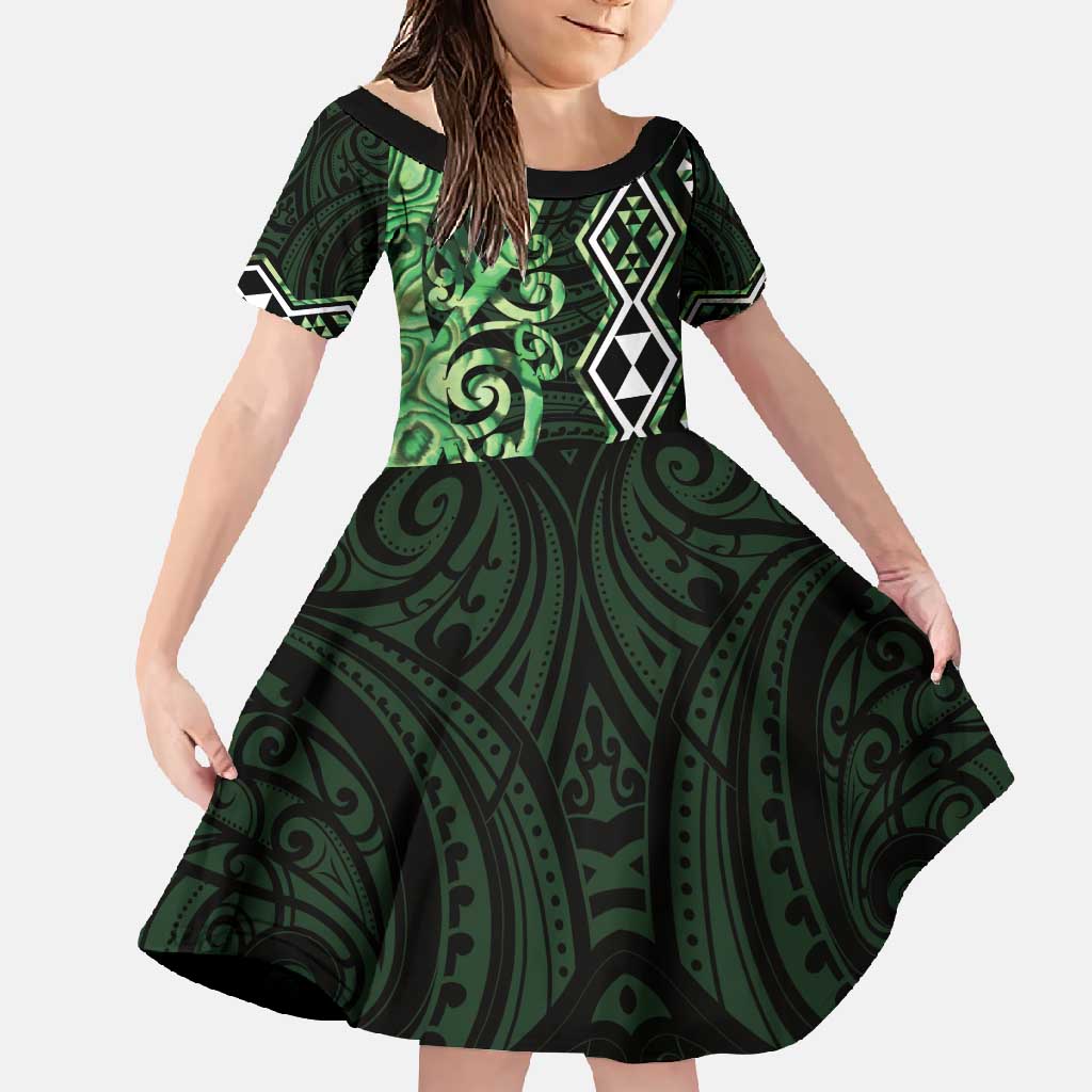 Green Aotearoa Family Matching Off Shoulder Maxi Dress and Hawaiian Shirt Taniko Motifs With Paua Shell Kowhaiwhai LT14 Daughter's Dress Green - Polynesian Pride