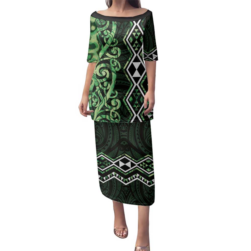 Green Aotearoa Family Matching Puletasi and Hawaiian Shirt Taniko Motifs With Paua Shell Kowhaiwhai LT14 Mom's Dress Green - Polynesian Pride