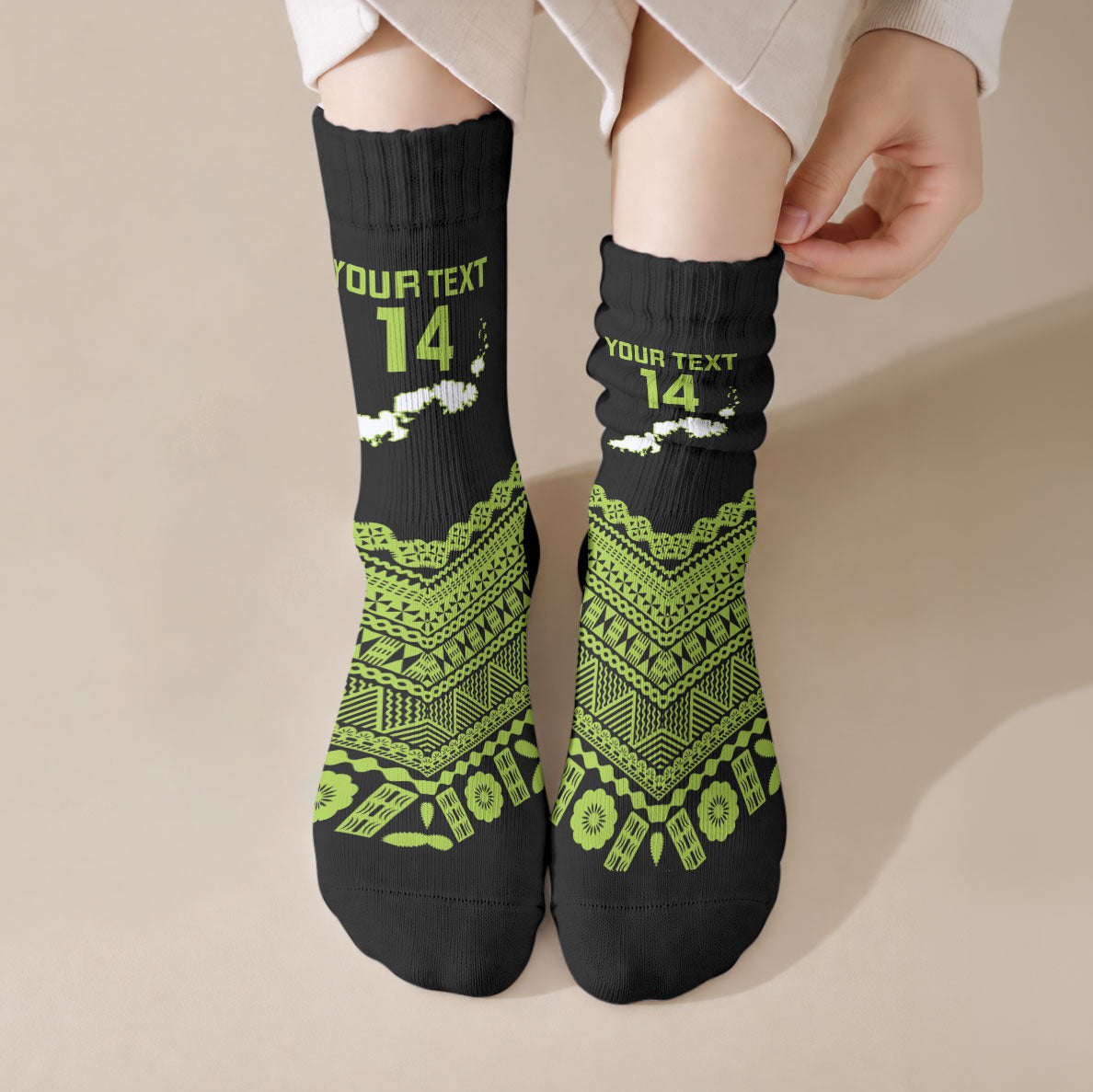 Kadavu Fiji 2026 Rugby Custom Crew Socks Niu Sa Leve Vata Fijian Tapa Pattern LT14 Crew Socks Black - Polynesian Pride