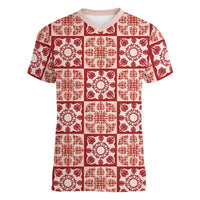 Ulaula Palaka Quilt Hawaii Women V-Neck T-Shirt Hawaiian Tropical Monstera Sea Turtle